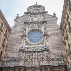Qué haces en tu santuario, Virgen de Montserrat