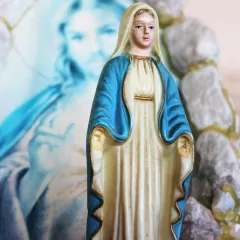 Qué relación tiene la virgen del Rocío con la ciudad de Almonte en Huelva