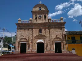 Cuándo se fundó la parroquia de La Candelaria y cuál es su historia