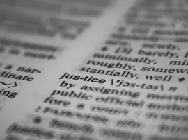 Cómo se originó la tradición de llevar falda y qué significado tiene en diferentes culturas