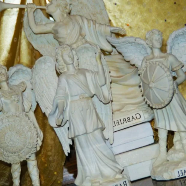 Ángeles Rafael Miguel, Gabriel y Uriel