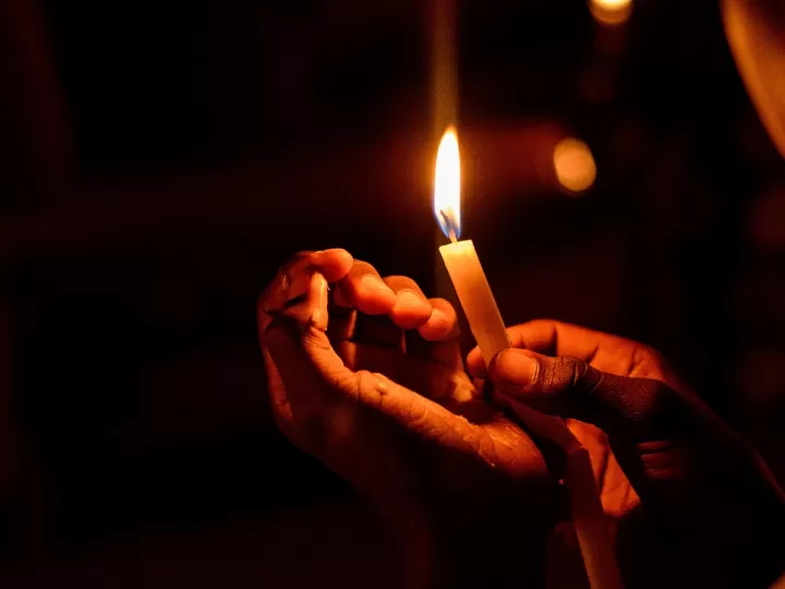 encender una vela para pedir algo