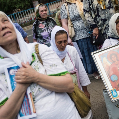 How do you pray for an end to the war in Ukraine?